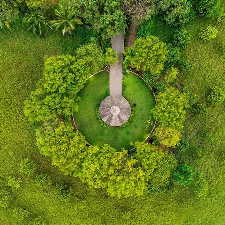 Hotel Sterling Banashree Badami Zewnętrze zdjęcie